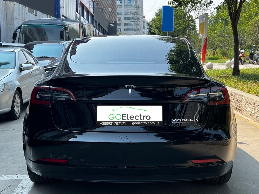 TESLA Model 3