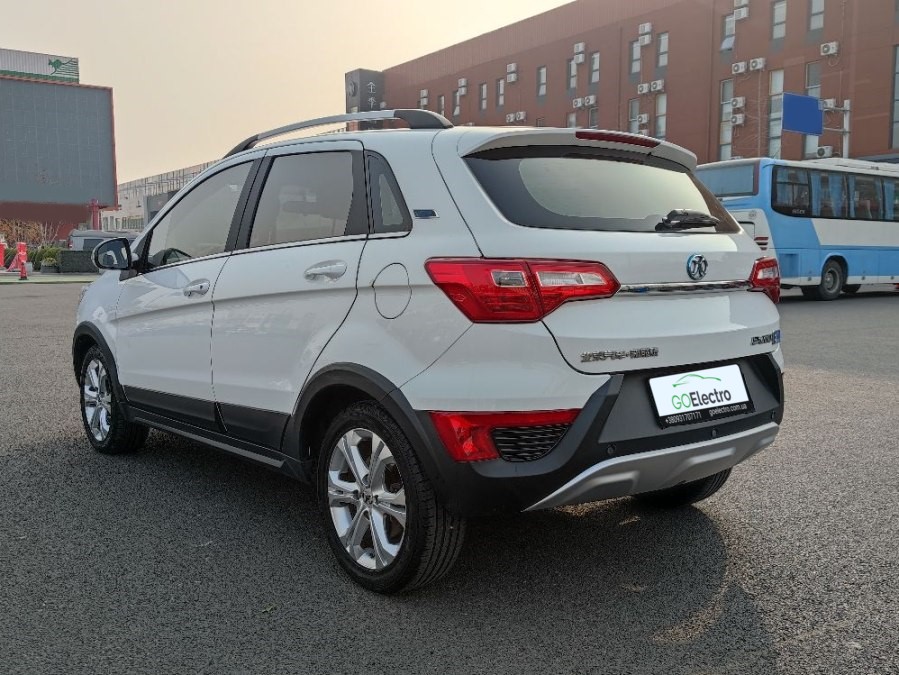 BAIC EX260