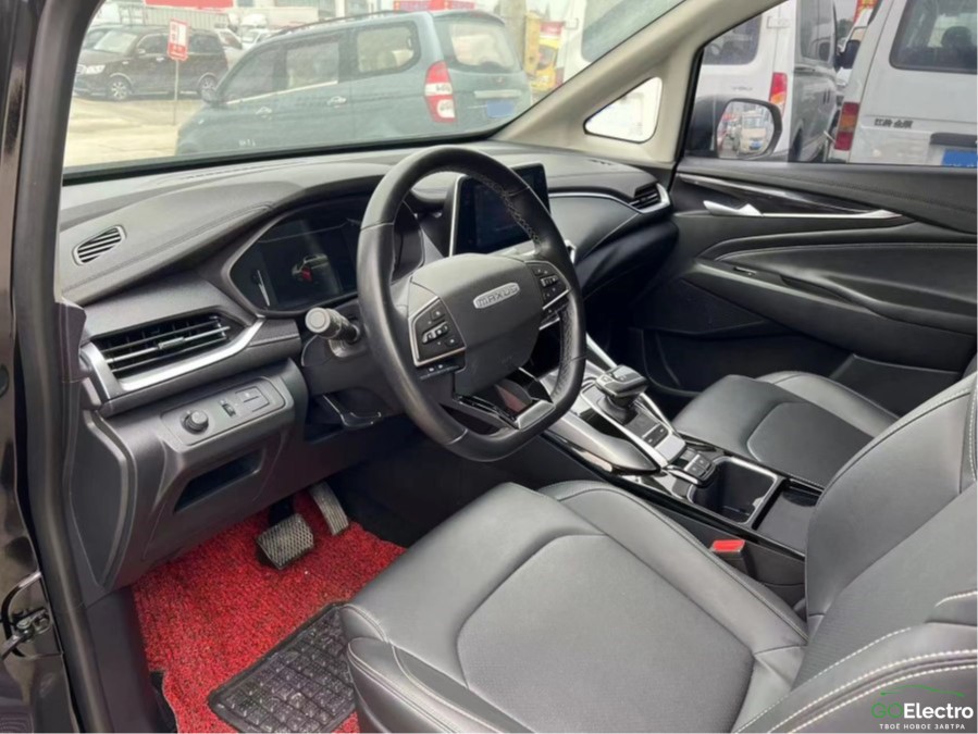 SAIC MAXUS EUNIQ 5 PHEV