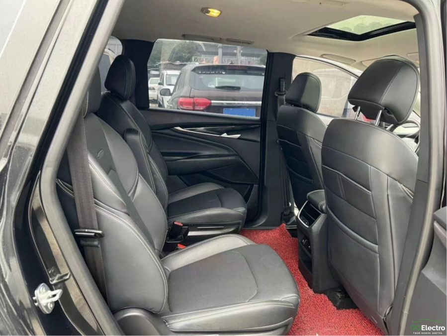 SAIC MAXUS EUNIQ 5 PHEV