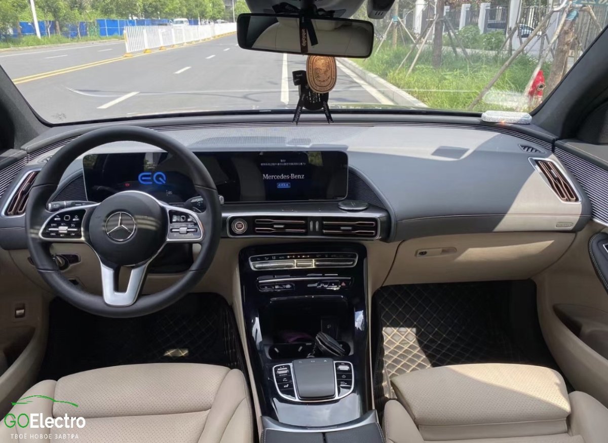 MERCEDES EQC 400