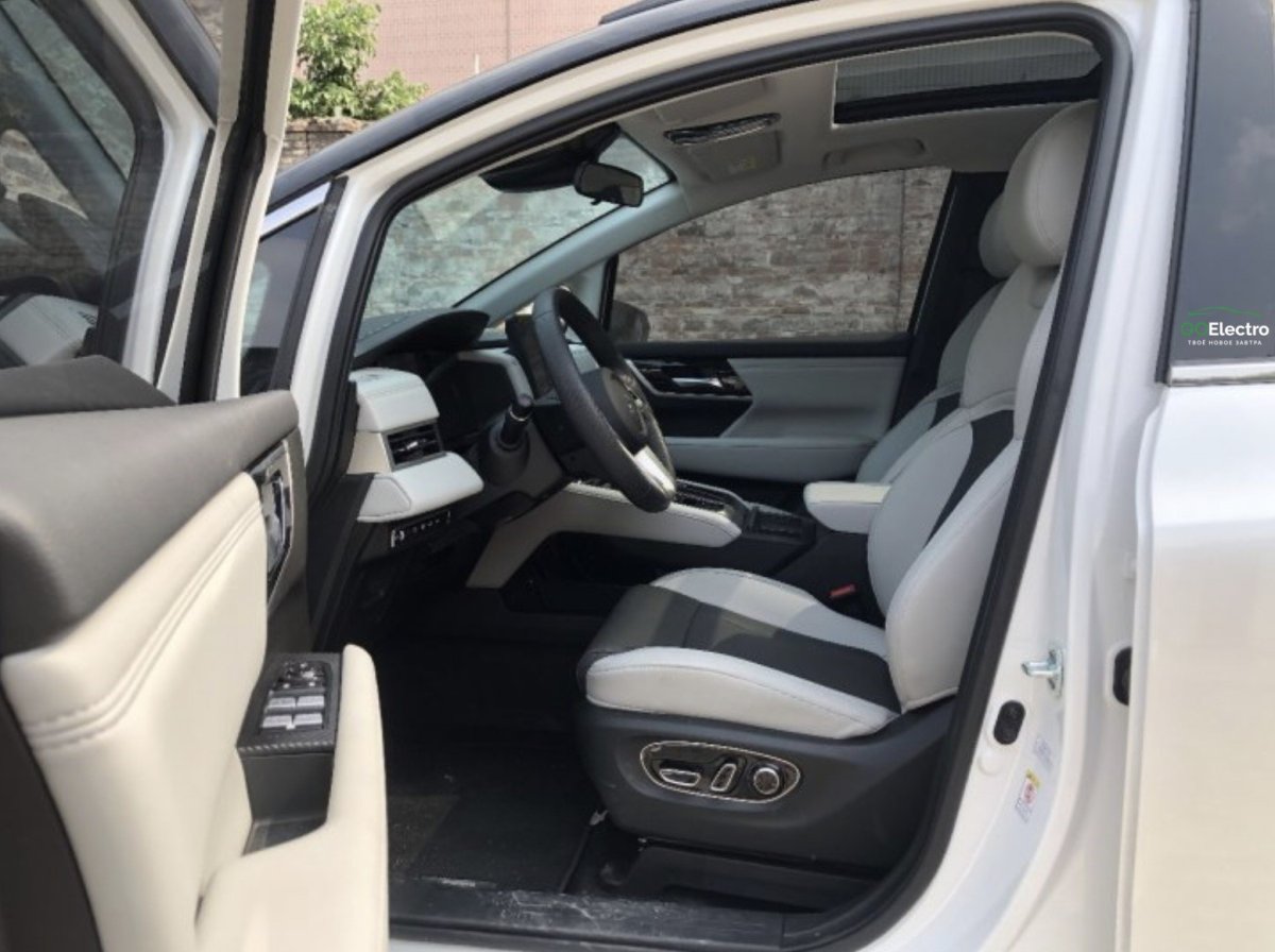 MITSUBISHI AIRTREK HARDCORE