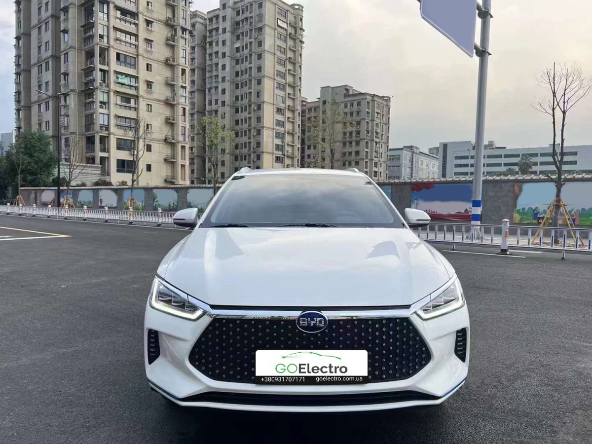 BYD E2