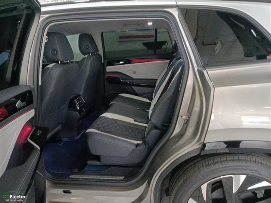 VOLKSWAGEN ID.6 CROZZ PRO