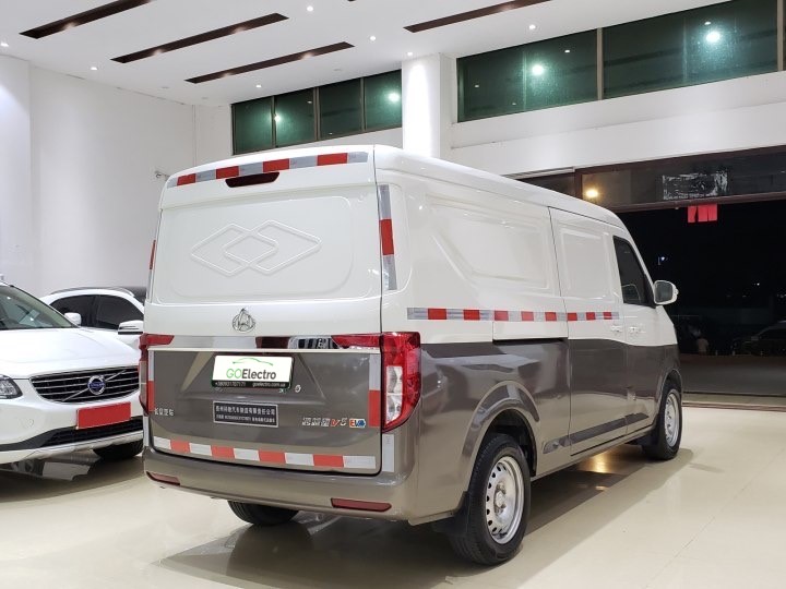 CHANGAN Leaping Star V5