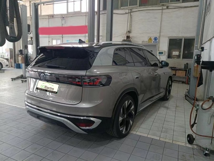 VOLKSWAGEN ID.6 CROZZ PRO