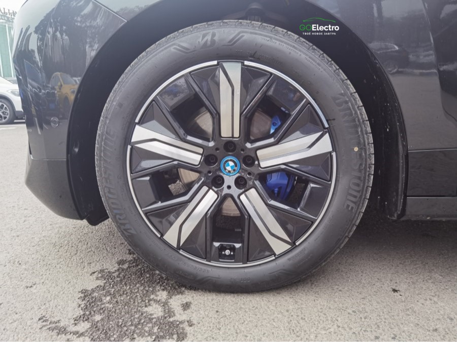 BMW iX xDrive40