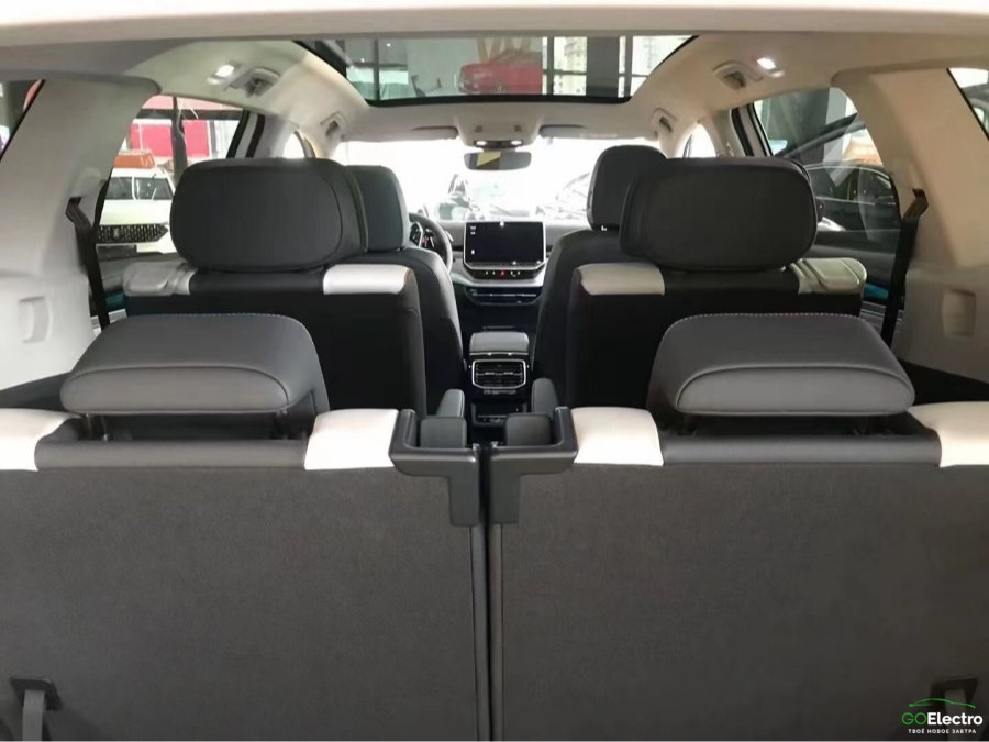 VOLKSWAGEN ID.6 CROZZ