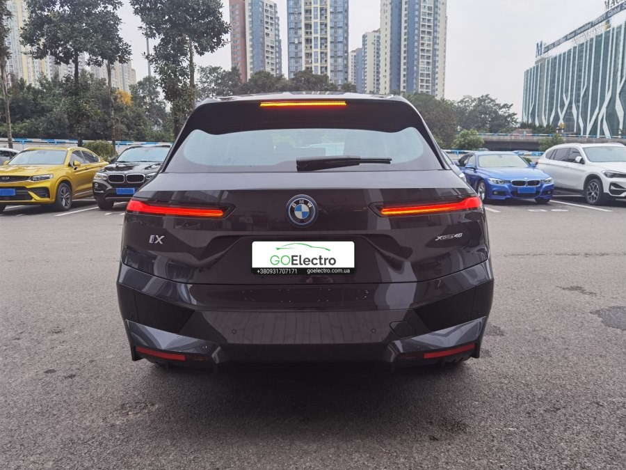 BMW iX xDrive40