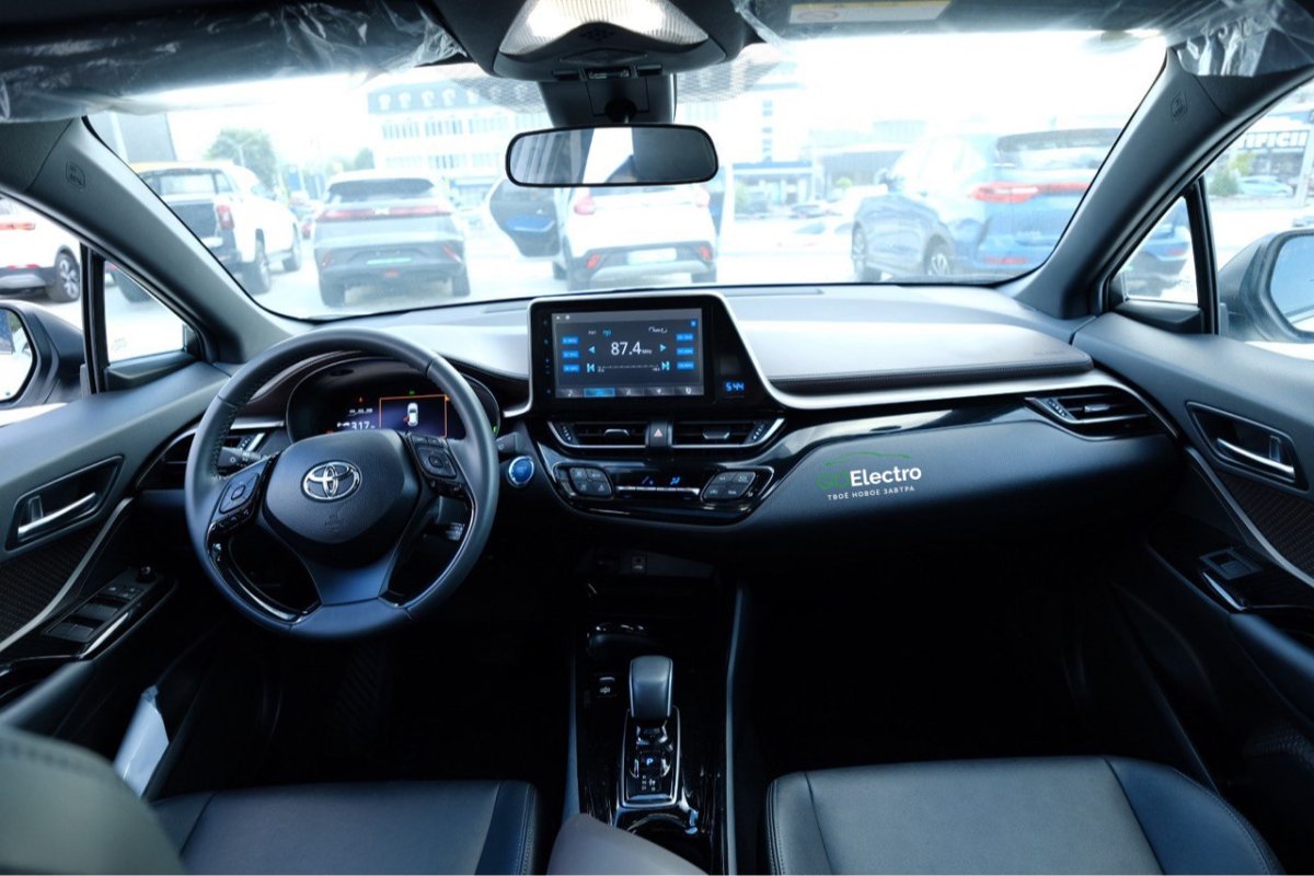Toyota C-HR EV
