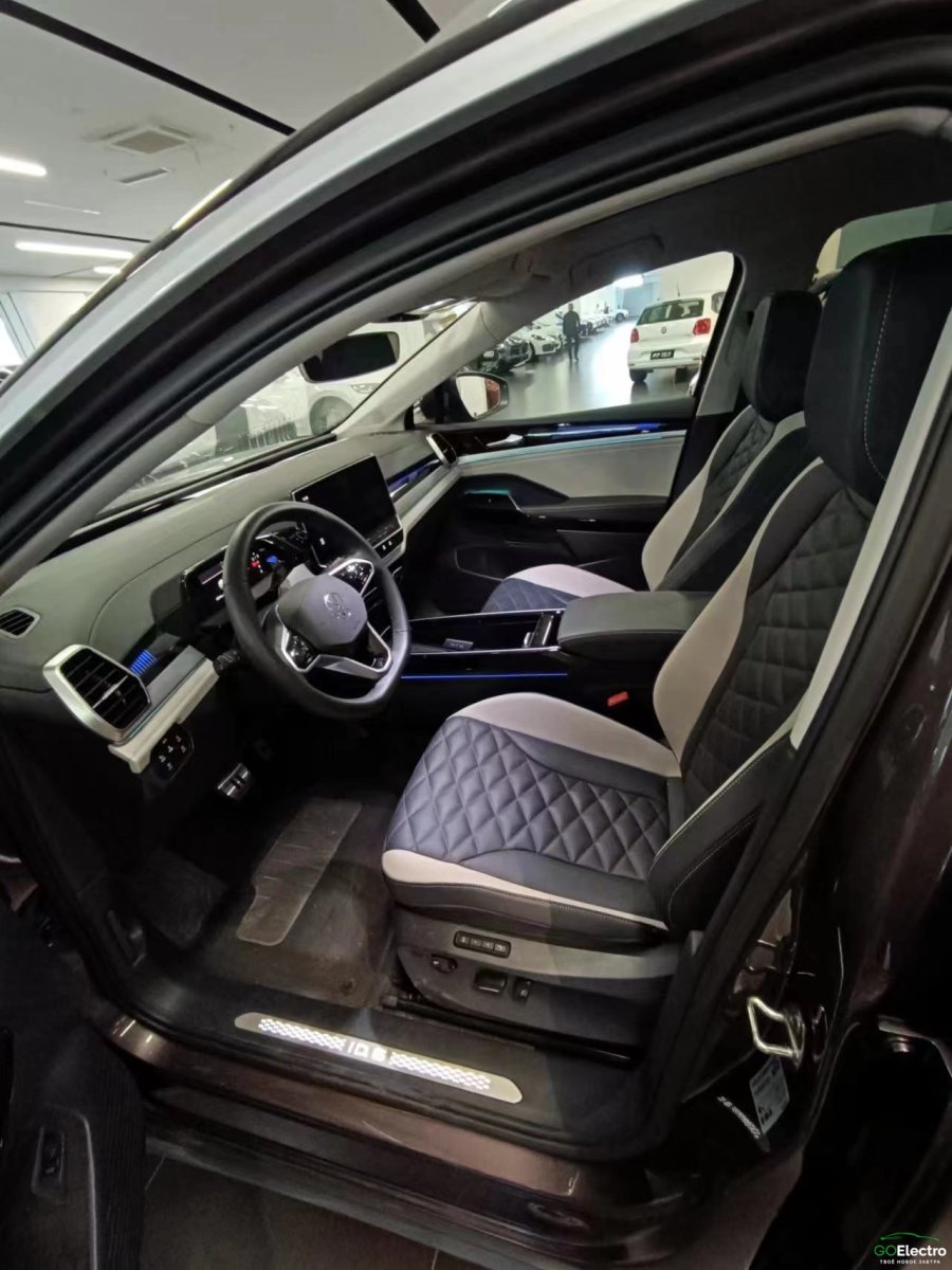 VOLKSWAGEN ID.6 CROZZ