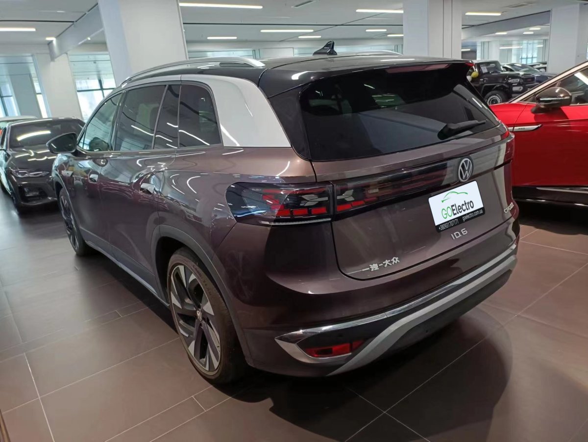 VOLKSWAGEN ID.6 CROZZ