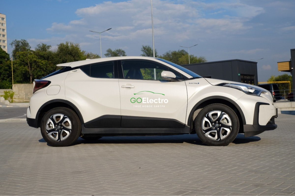 Toyota C-HR EV