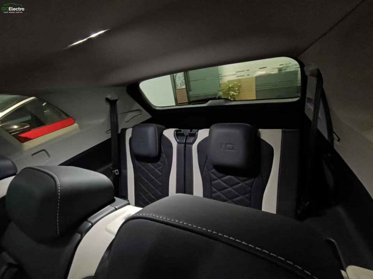 VOLKSWAGEN ID.6 CROZZ